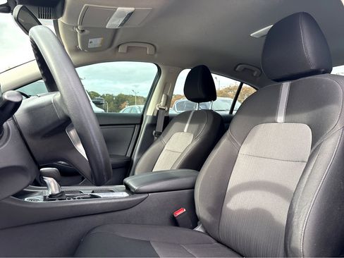 Used 2024 Nissan Sentra SV image 18