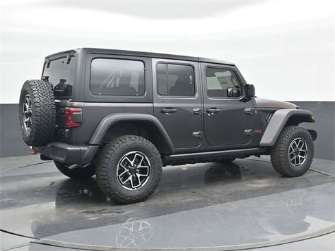 Used 2024 Jeep Wrangler Unlimited Rubicon w/ Technology Group image 4