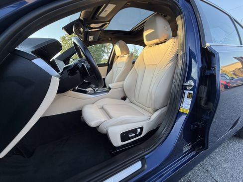 Used 2019 BMW 330i Sedan w/ Driving Assistance Package RWD image 11