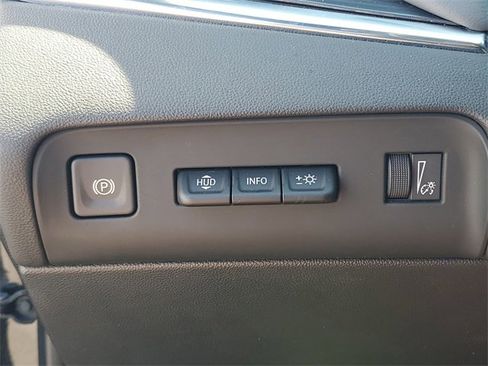 Used 2024 Buick Enclave Premium image 20