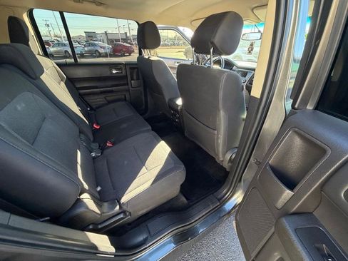 Used 2017 Ford Flex SE FWD image 17