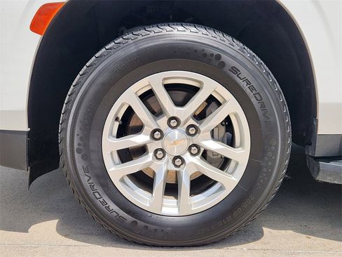 Used 2023 Chevrolet Tahoe LT image 40