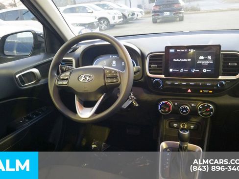 Certified 2026 Hyundai Venue SE image 22