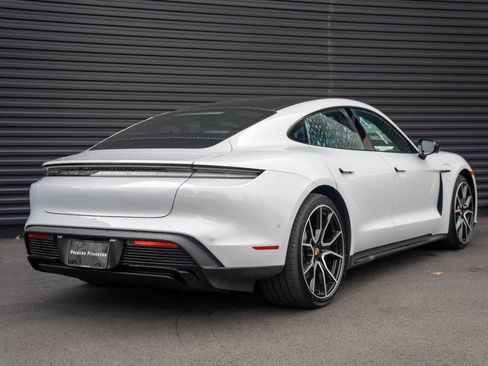 New 2026 Porsche Taycan image 9