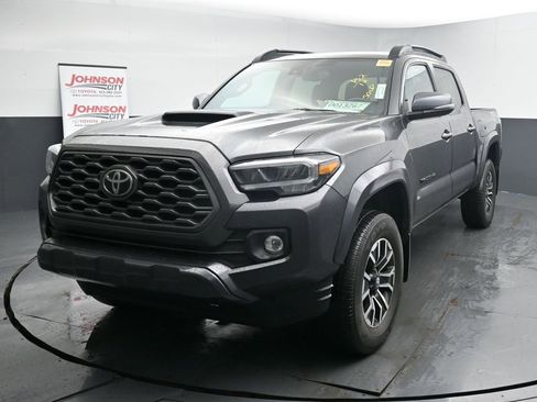 Used 2022 Toyota Tacoma TRD Sport image 4