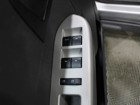 Used 2010 Ford Escape XLT image 6