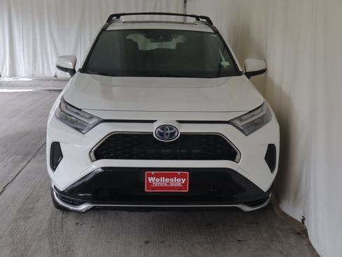 Used 2023 Toyota RAV4 SE w/ Weather & Moonroof Package AWD/4WD image 4