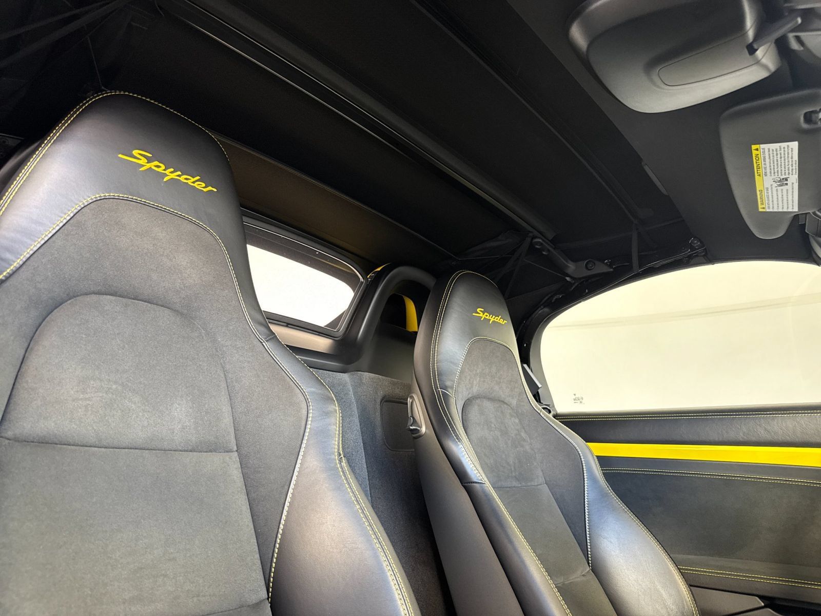 Certified 2022 Porsche 718 Boxster Spyder RWD image 15
