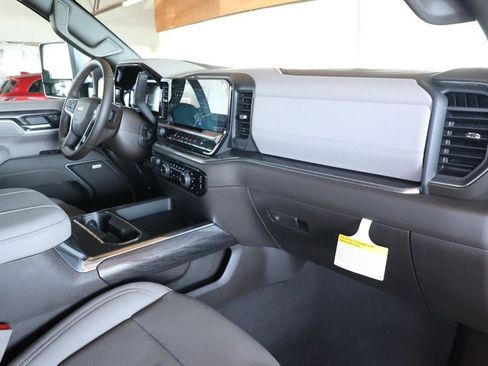 Used 2026 Chevrolet Silverado 3500 LTZ w/ LTZ Plus Package image 24