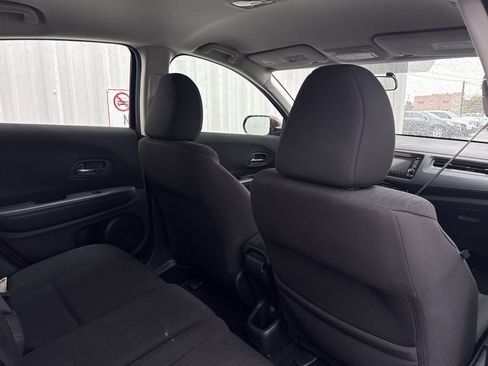 Used 2017 Honda HR-V LX image 33