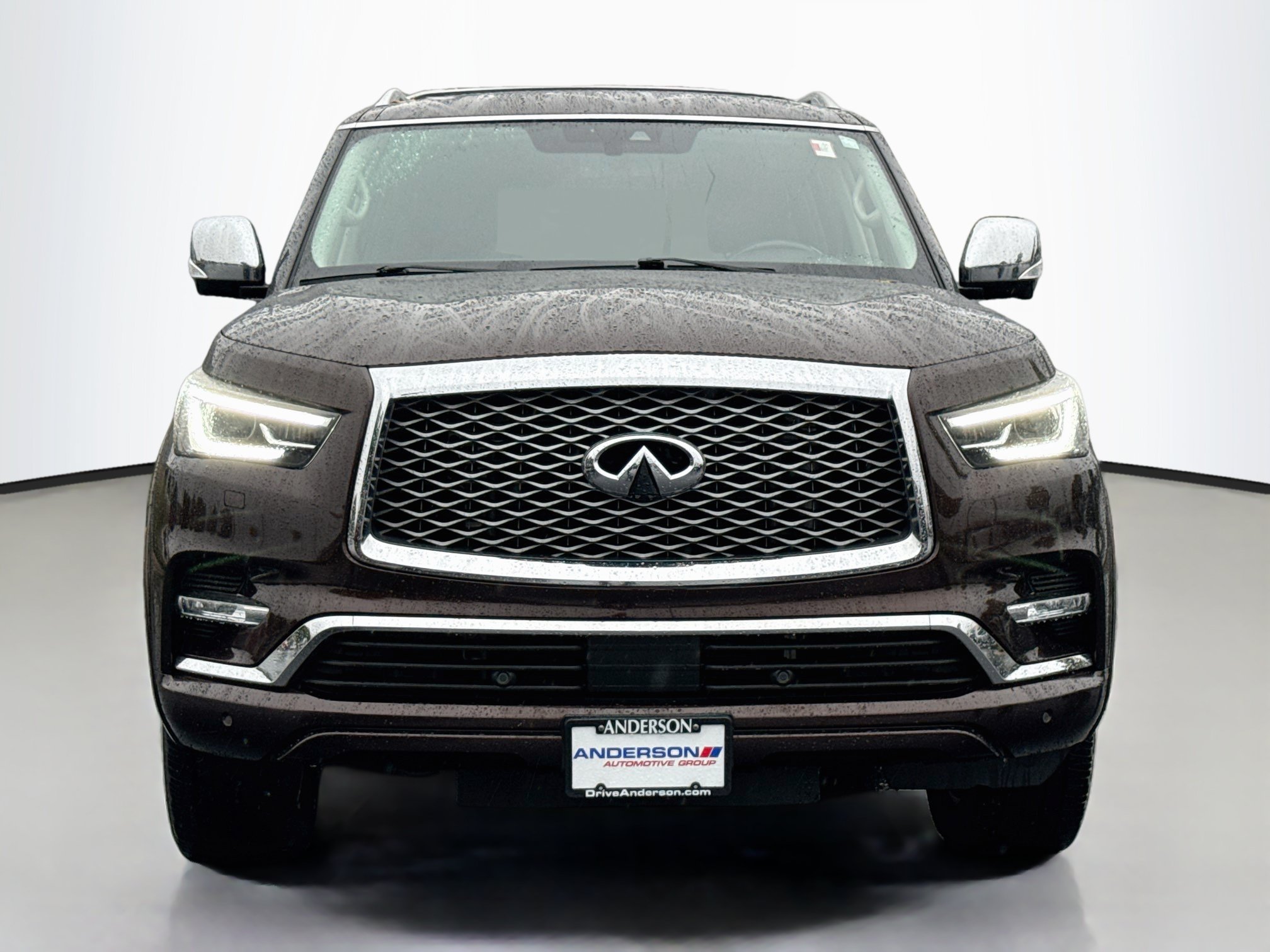 Used 2018 INFINITI QX80 4WD w/ Deluxe Technology Package image 2