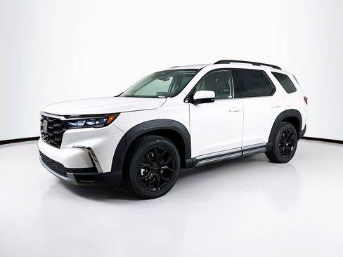 New 2025 Honda Pilot Touring image 4