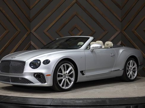 Used 2021 Bentley Continental GT image 11