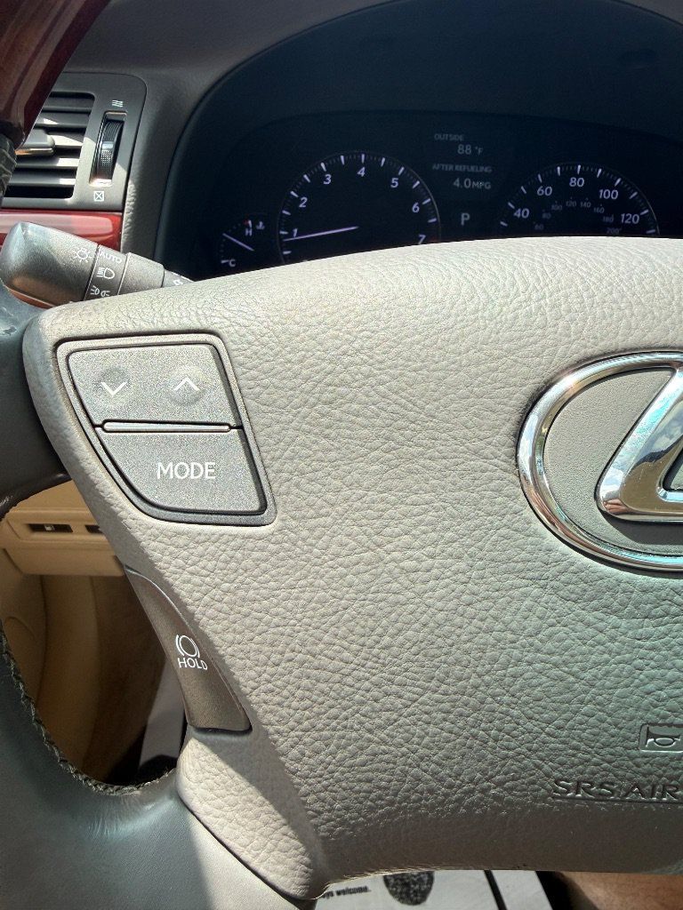 Used 2012 Lexus LS 460 w/ Comfort Pkg RWD image 12