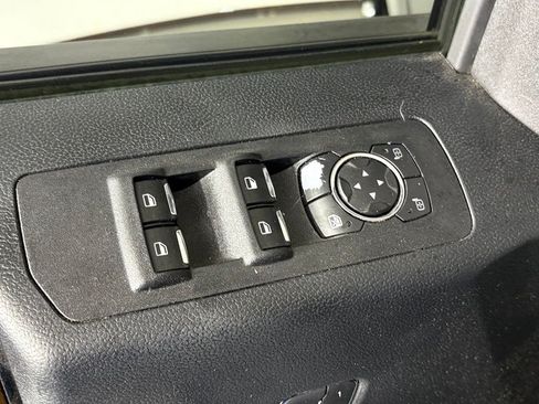 Used 2019 Ford F150 Lariat w/ Equipment Group 502A Luxury AWD/4WD image 15