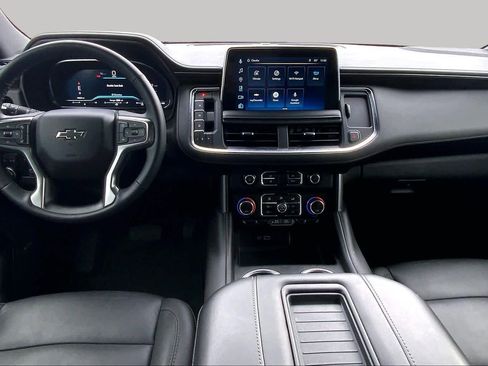 Used 2024 Chevrolet Tahoe Z71 w/ Luxury Package AWD/4WD image 16