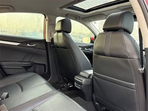Used 2020 Honda Civic Touring image 17