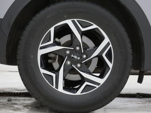 Used 2024 Kia Sportage LX FWD image 9