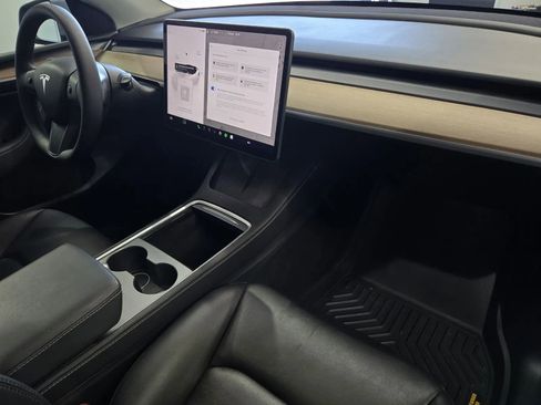 Used 2025 Tesla Model Y Long Range AWD/4WD image 5