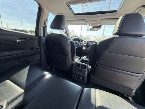 Used 2016 Honda Pilot Touring image 11