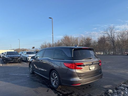 Used 2022 Honda Odyssey Touring image 3
