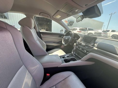 Used 2018 Honda Accord LX image 15