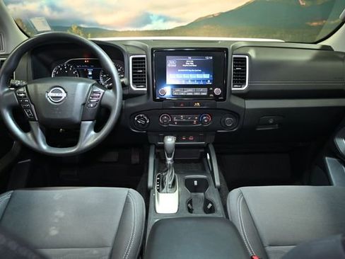 Used 2022 Nissan Frontier SV w/ Technology Package image 65