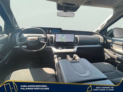 Used 2025 Ford Expedition Active AWD/4WD image 38