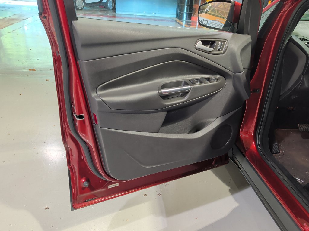 Used 2016 Ford Escape SE w/ SE Leather Comfort Package AWD/4WD image 16