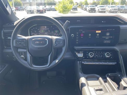 Used 2024 GMC Sierra 2500 AT4 w/ AT4 Premium Plus Package AWD/4WD image 12