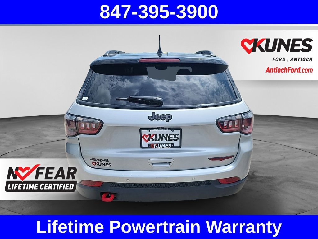 Used 2025 Jeep Compass Trailhawk AWD/4WD image 9