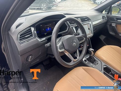 Used 2023 Volkswagen Tiguan SE w/ Panoramic Sunroof Package FWD image 13