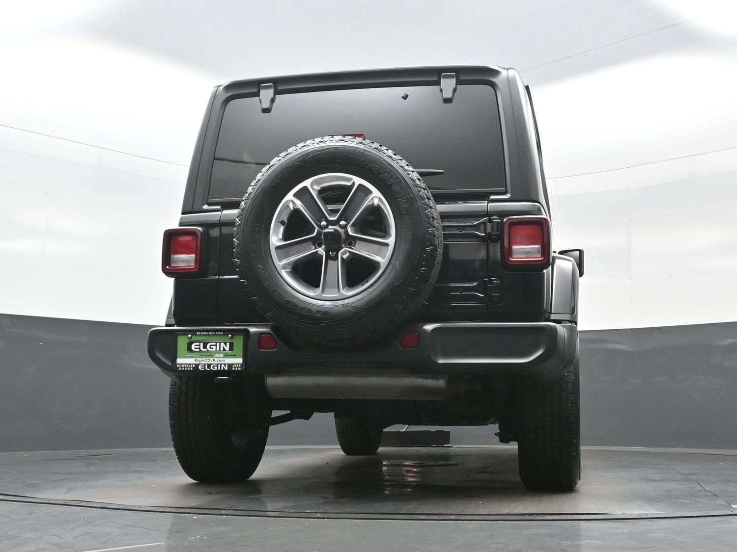 Used 2021 Jeep Wrangler Unlimited Sahara w/ Cold Weather Group AWD/4WD image 29