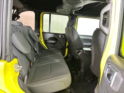 Used 2024 Jeep Wrangler Unlimited image 27