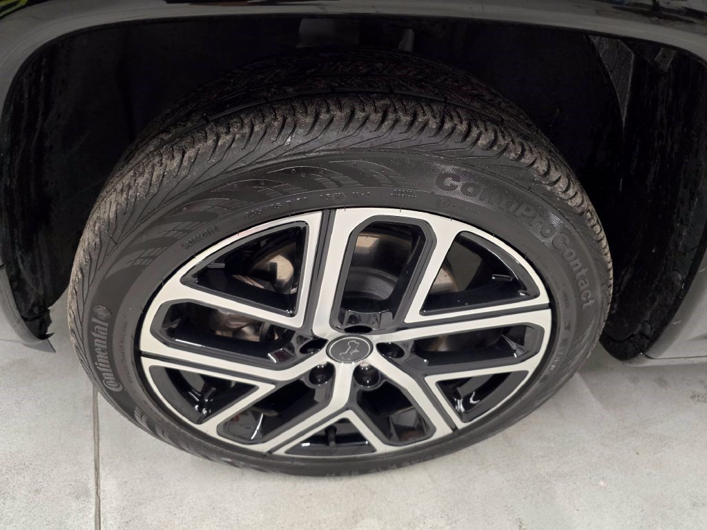 Used 2025 Jeep Compass Limited w/ Elite Group AWD/4WD image 9