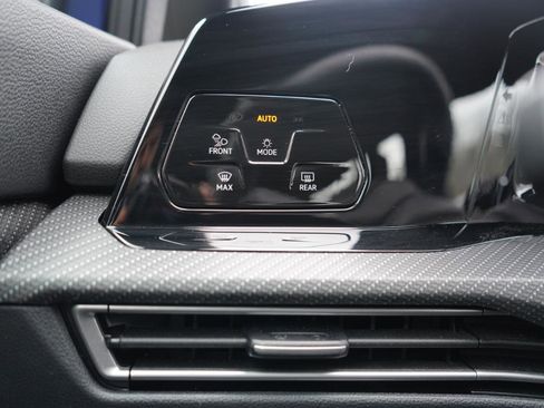 Used 2023 Volkswagen Golf R image 22