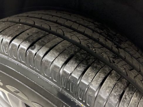 Used 2024 Buick Enclave Premium image 51