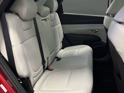 Used 2025 Hyundai Tucson Limited AWD/4WD image 26