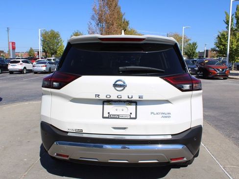 Used 2021 Nissan Rogue Platinum image 8