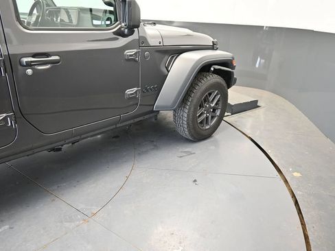 Used 2025 Jeep Wrangler Unlimited Sport AWD/4WD image 23