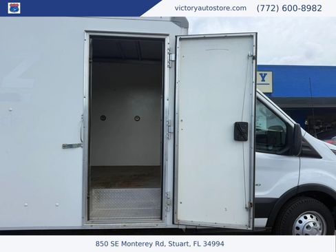 Used 2022 Ford Transit 350 DRW RWD image 18
