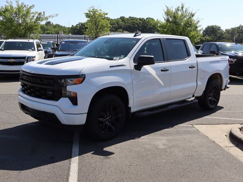 Used 2022 Chevrolet Silverado 1500 Custom w/ Rally Edition AWD/4WD image 5