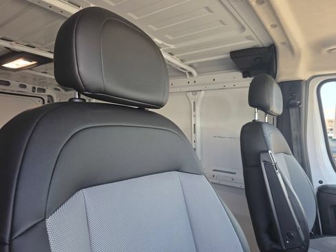 Used 2025 RAM ProMaster 2500 w/ Convenience Group FWD image 19