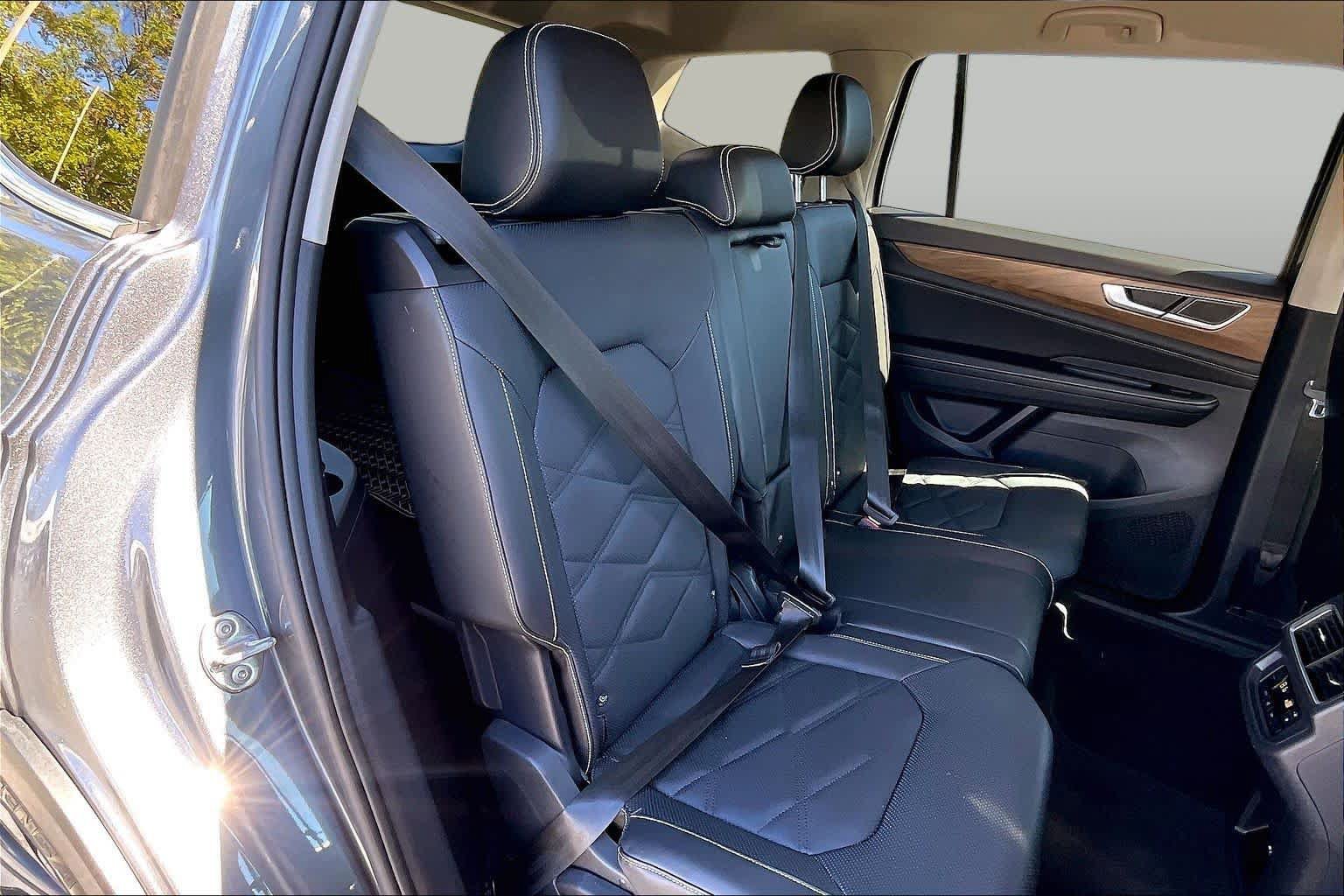 Used 2024 Volkswagen Atlas SE FWD image 18