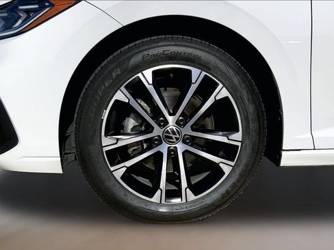 Certified 2025 Volkswagen Jetta Sport FWD image 9