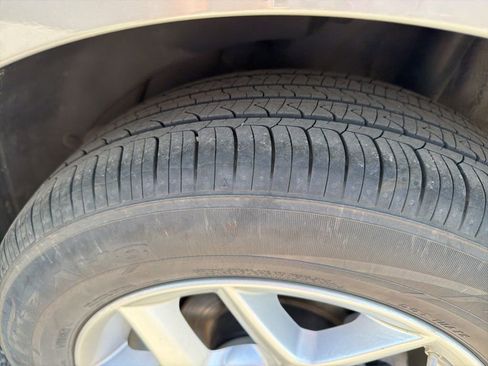 Used 2025 Kia Soul LX w/ LX Technology Package FWD image 10