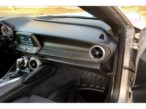 Used 2018 Chevrolet Camaro LT image 17