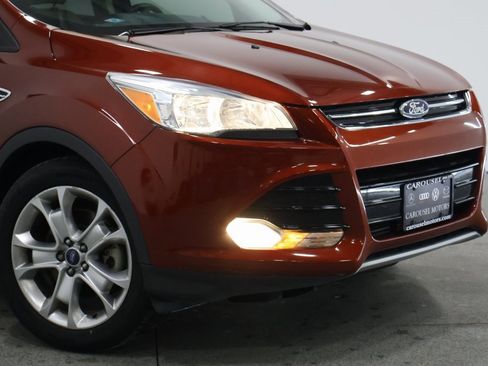 Used 2016 Ford Escape Titanium image 3
