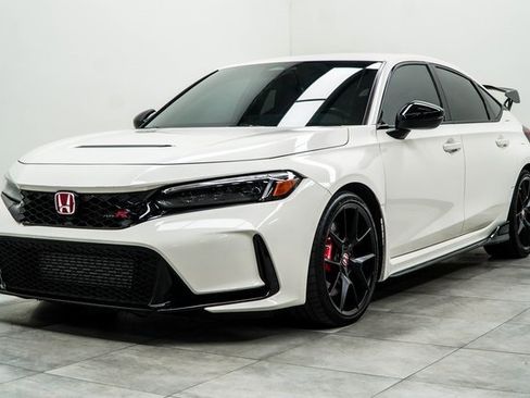 Used 2024 Honda Civic Type R image 6