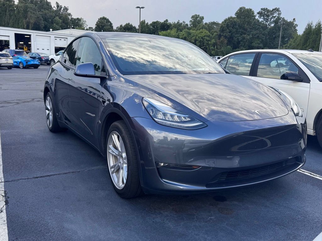 Used 2021 Tesla Model Y Long Range AWD/4WD image 1